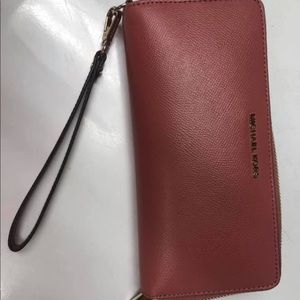 michael kors wallet/wristlet